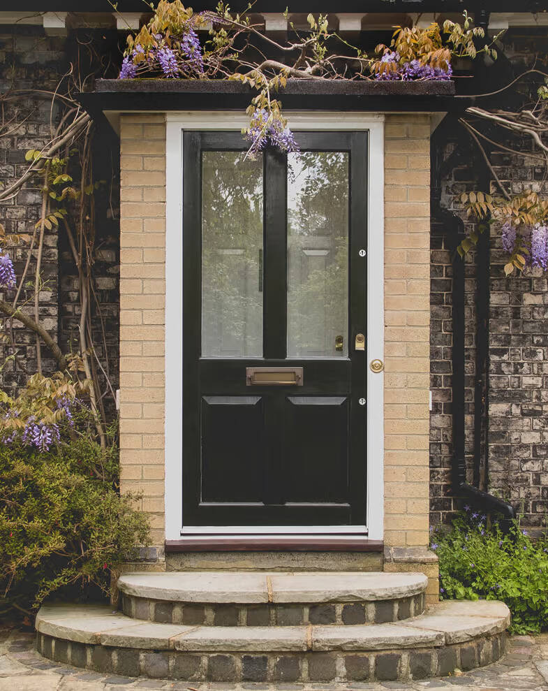 Входная дверь