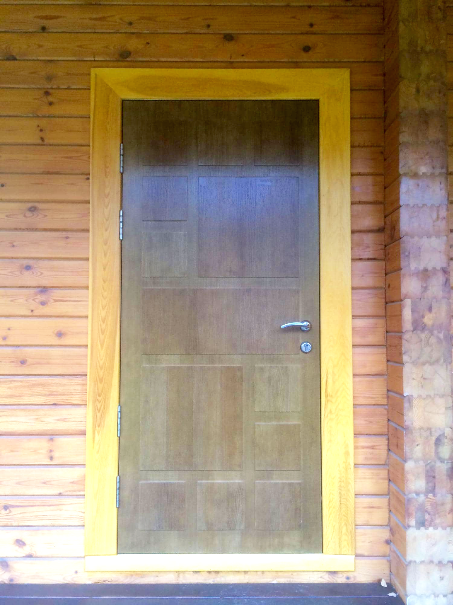 Наличник на контрасте